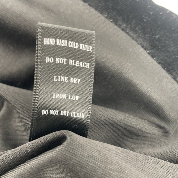 Altar'd State Skirt Womens Small Black Velvet Scalloped Hem Mini Cocktail - Picture 8 of 8